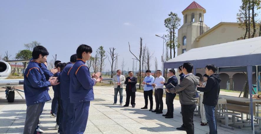 南航贵州飞机维修厂与我院洽谈校企合作事宜